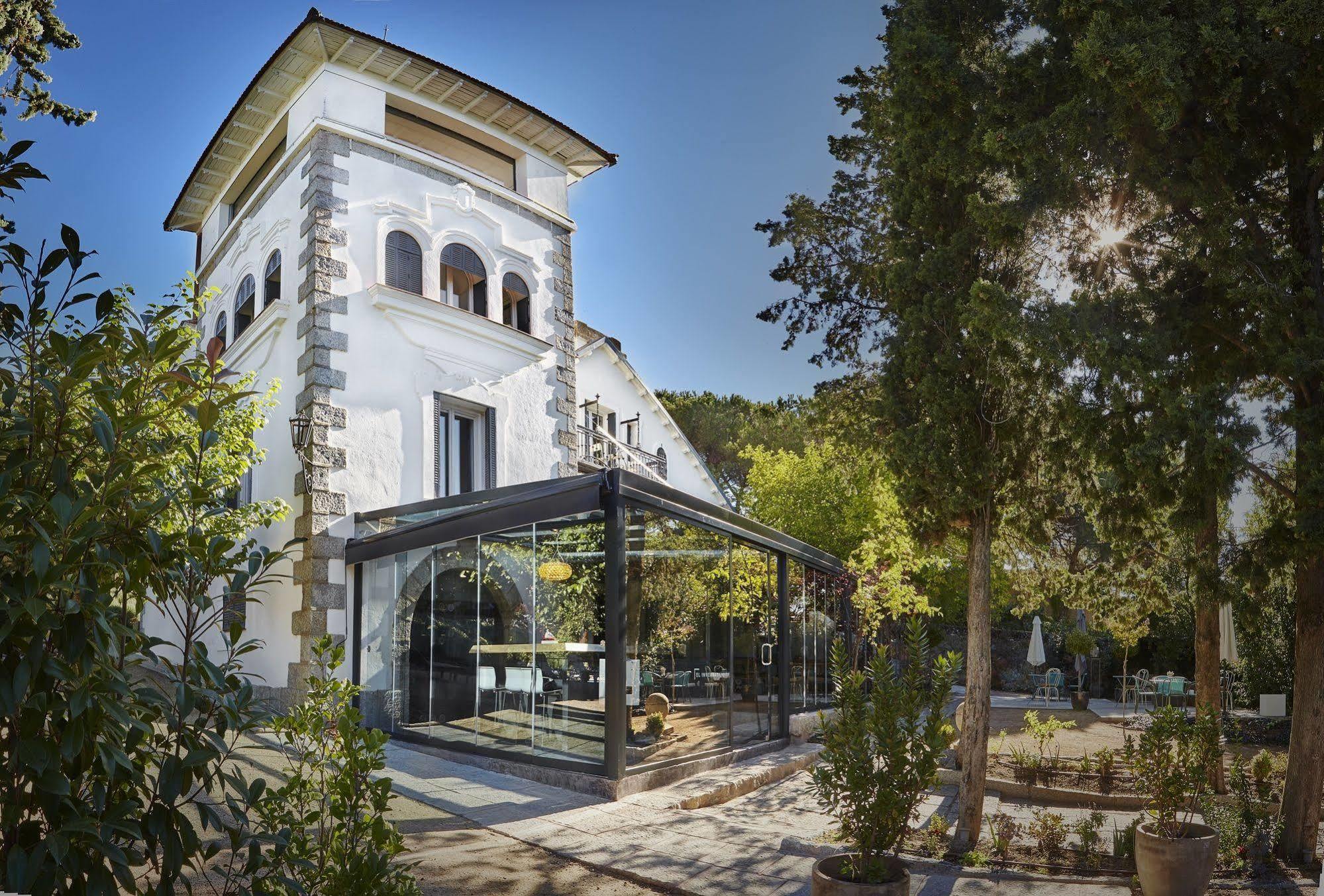 Box Art Hotel - La Torre Кольядо-Медиано Экстерьер фото